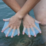 1 Pair Unisex Frog Type Swimming Girdles Hand Flippers Palm Webbed Gloves Paddle - Image 4